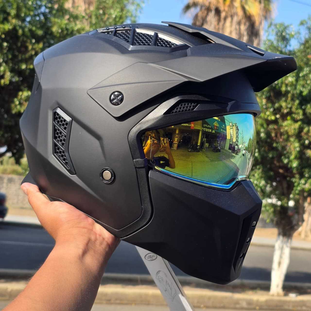 CASCO LOGAN STREETFIGHTER BLACK MATT TALLA M