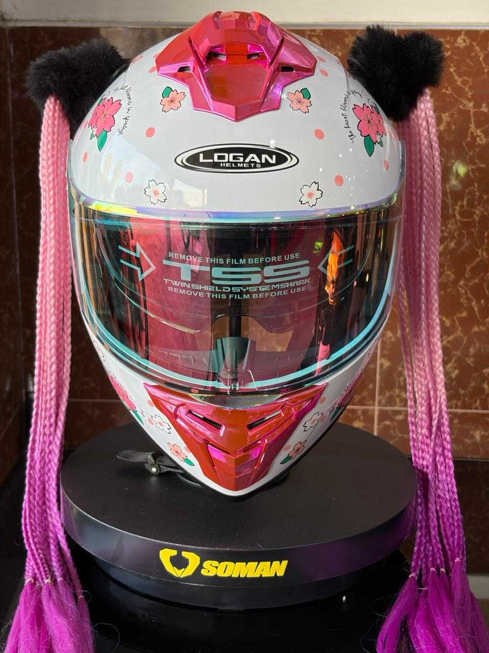 CASCO ABATIBLE LOGAN HELLO KITTY CON TRENZAS TALLA M